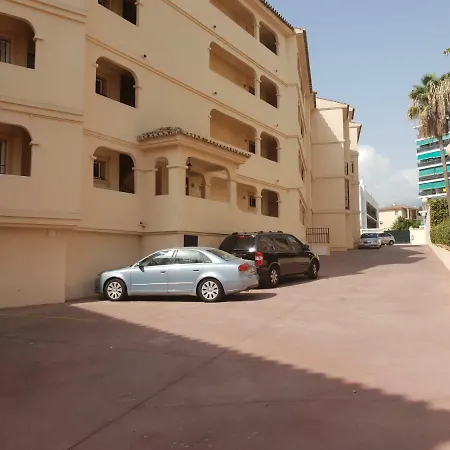 Erisa 68 By Ivi Real Estate 托雷莫利诺斯